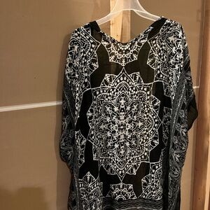 Nomad Artistic Black and White Blouse